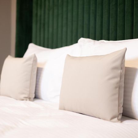 R.Hotel Černivci Esterno foto