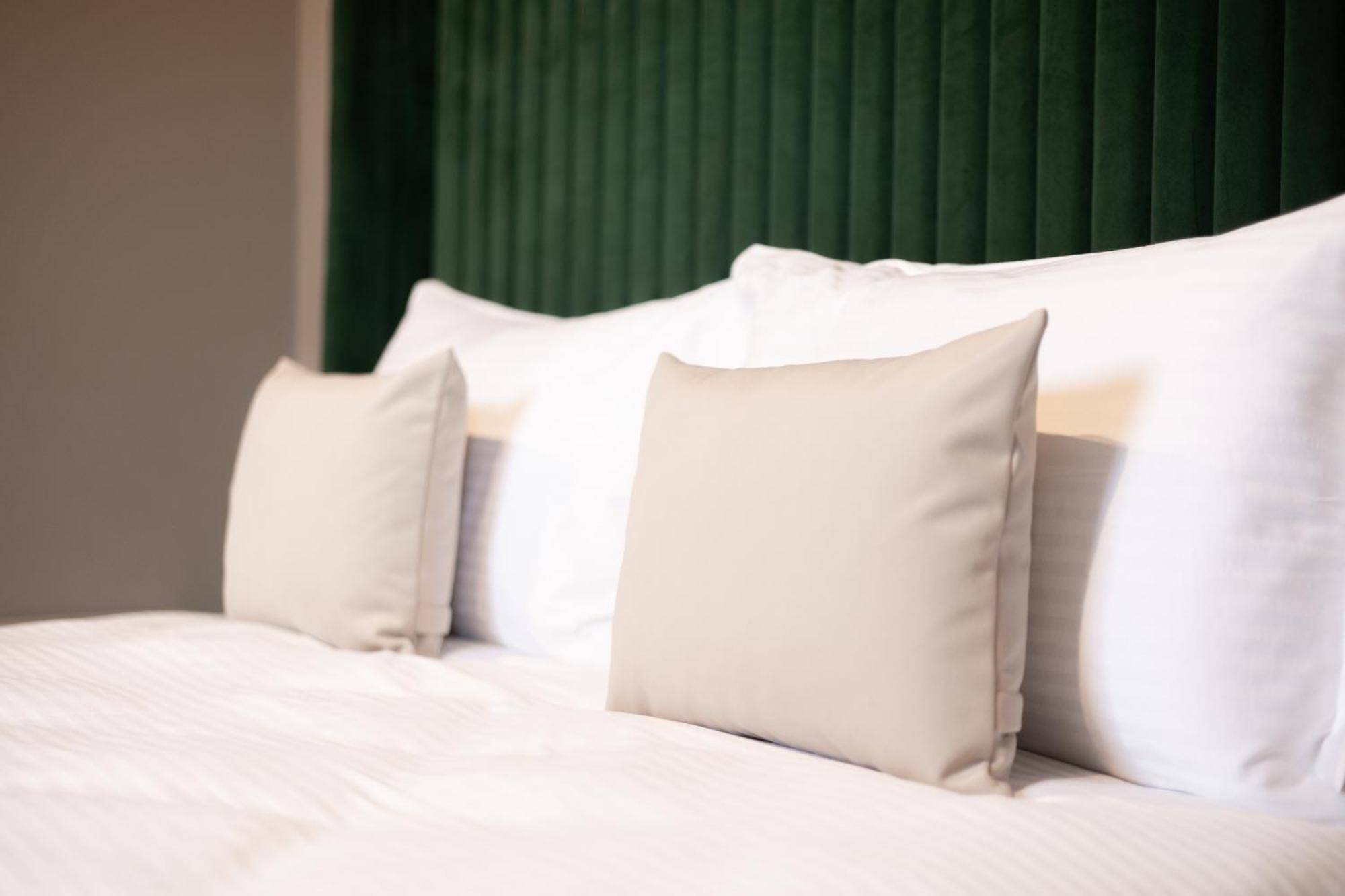 R.Hotel Černivci Esterno foto