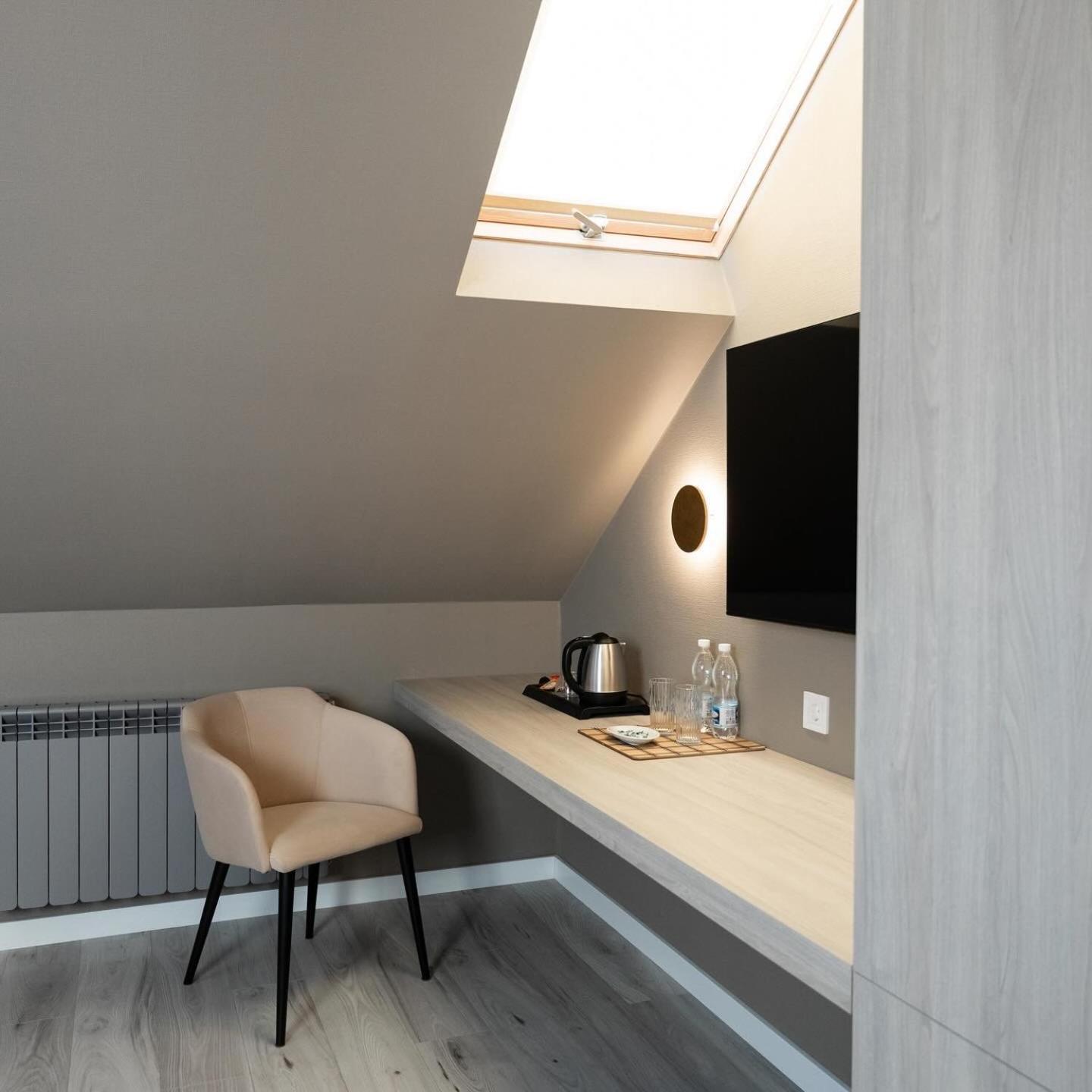 R.Hotel Černivci Esterno foto