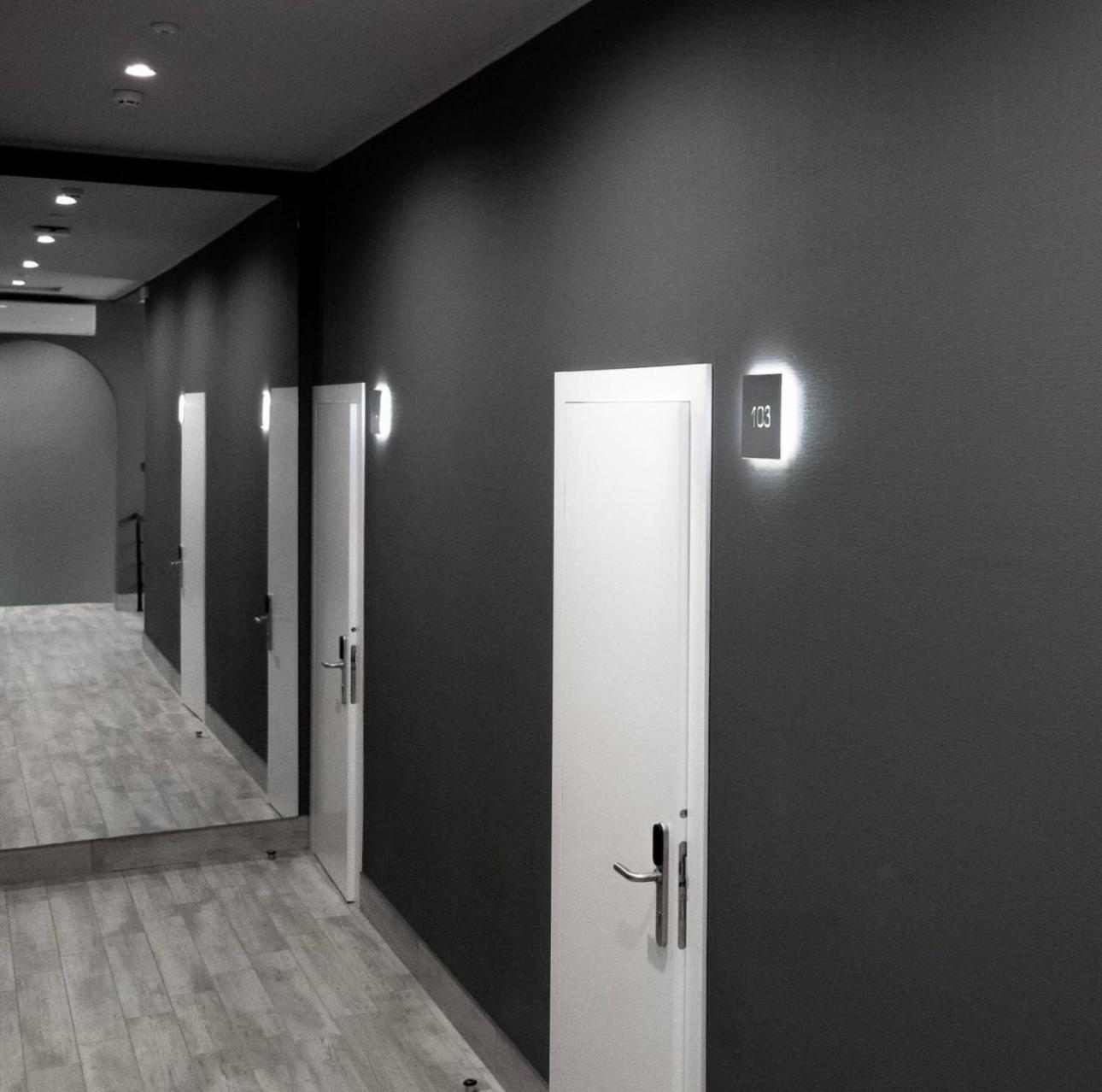 R.Hotel Černivci Esterno foto